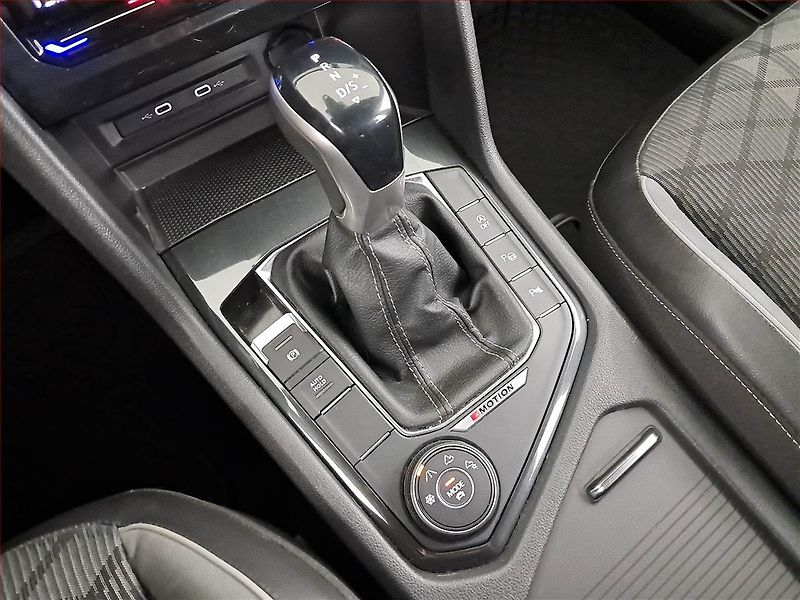 Volkswagen Tiguan (2021) R-Line 2.0 TSI - fotka 13 z 17