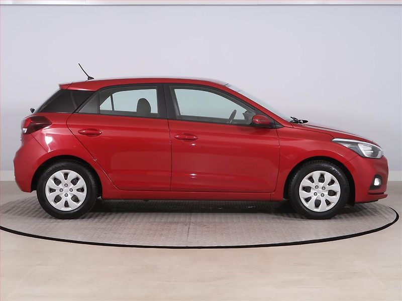 Hyundai i20 (2019) 1.2 - fotka 6 z 15