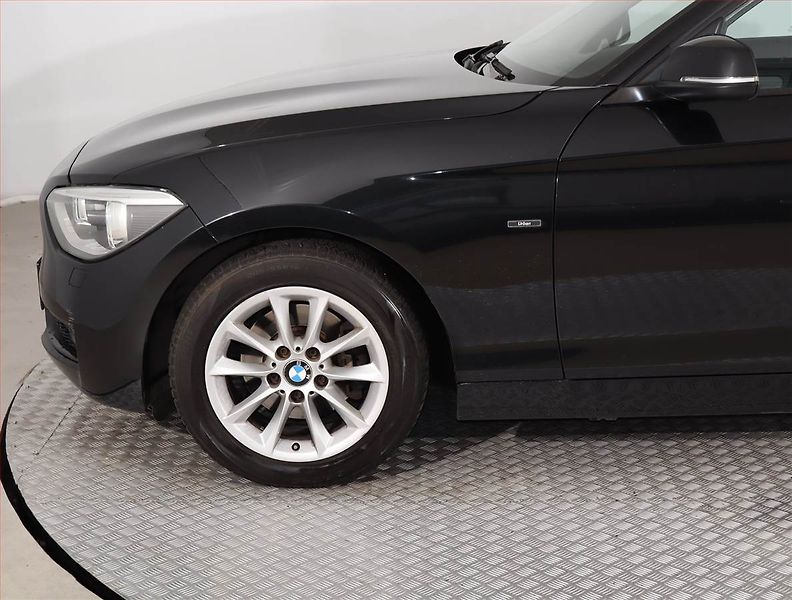 BMW Řada 1 (2014) 118i, Automat, Serv.kniha - fotka 15 z 16