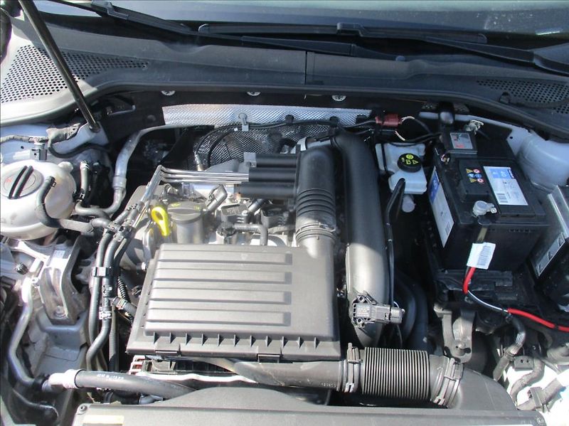 Volkswagen Golf 1,2 TSI,NAVI,digiklima,servis, - fotka 23 z 36