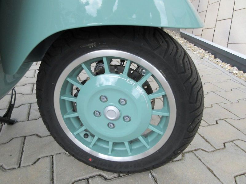 Vespa (2026) GTS 310 80th e5+ - fotka 7 z 16