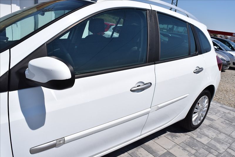 Renault Clio 1,2 i 74KW ALU KLIMA TAŽNÉ - fotka 8 z 48