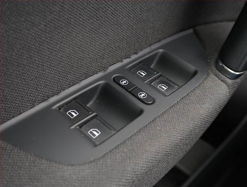 Volkswagen Touareg (2016) 3.0 TDI, 4X4,Bixenon,Kamera - fotka 23 z 24