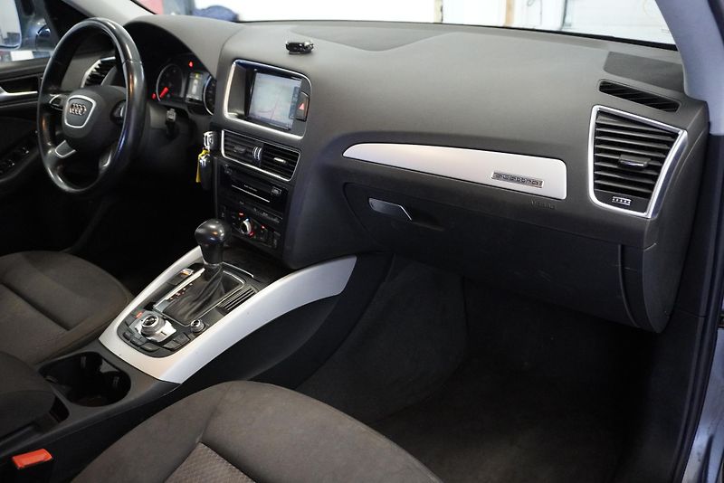 Audi Q5 3,0 TDI QUATTRO AUTOMAT - fotka 26 z 28