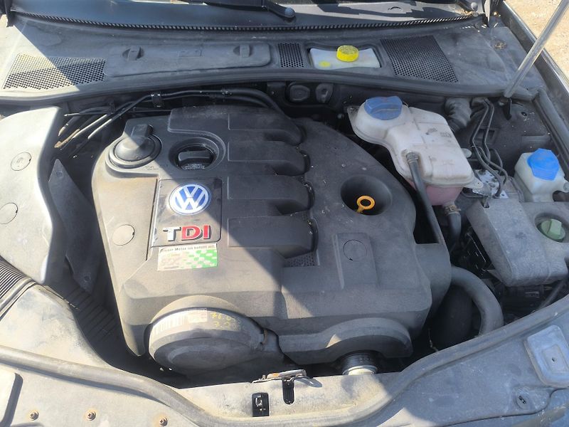 Volkswagen Passat Variant TDI96KW,190TKM,KRÁSNÝ,SERVISKA - fotka 18 z 21