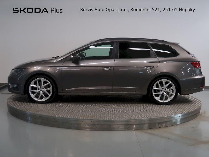 Seat Leon (2015) ST 2.0TSI 135KW FR NAVI PANORA - fotka 3 z 37