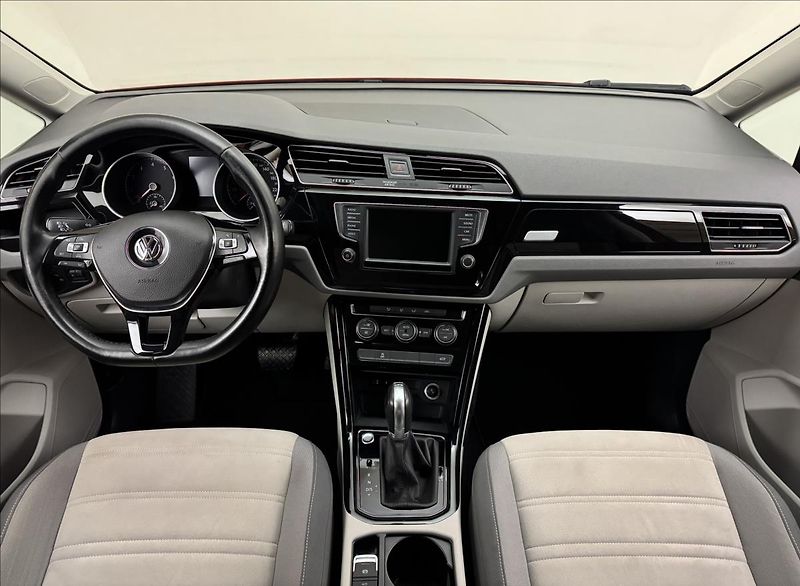 Volkswagen Touran 1,4 TSi 110kW DSG ACC 5MÍST CZ - fotka 7 z 44
