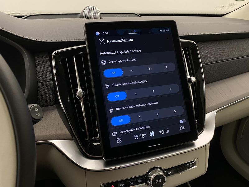 Volvo XC90 T8 AWD RECHARGE ULTRA BRIGHT - fotka 47 z 72