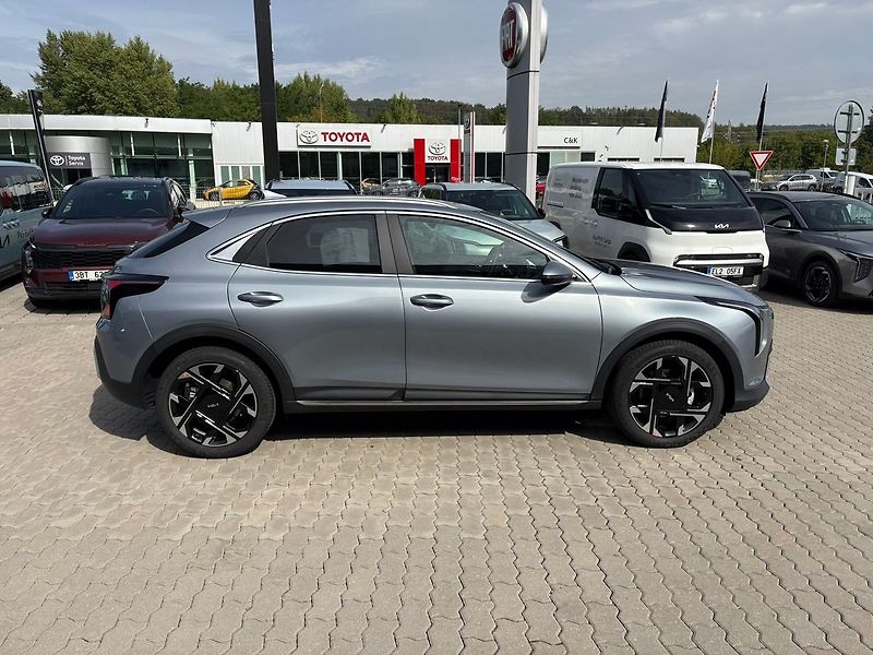 Kia Ceed (2026) 1,6 T-GDi GPF 7DCT TOP 110 KW - fotka 8 z 13