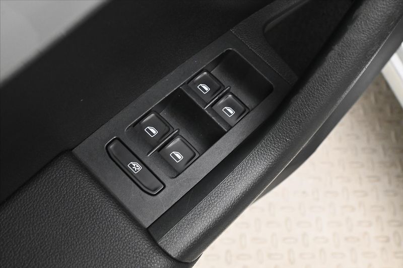 Škoda Octavia 1,6 TDI 77 kW DSG Ambition Zár - fotka 24 z 29