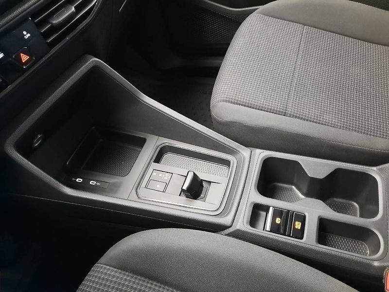 Volkswagen Caddy (2022) Maxi 2.0 TDI (90kW/122k) DSG - fotka 13 z 23