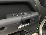 Land Rover Defender 110 D300 X-DYNAMIC SE AWD AUT - náhled 42
