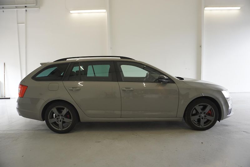 Škoda Octavia RS 2.0 TDi 135 kW MANUÁL - fotka 25 z 26