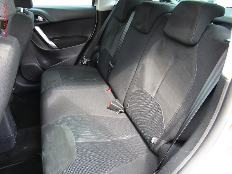 Citroën C3 (2011) 1.6 HDi, ČR, Exclusive - fotka 10 z 16