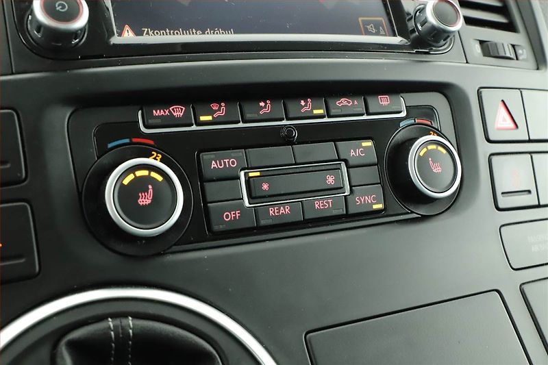 Volkswagen Multivan (2013) Highline 2.0 TDI - fotka 16 z 22