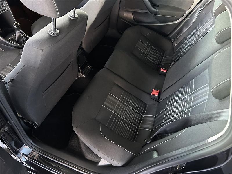 Volkswagen Polo 1,2   TSI,LOUNGE,2.MAJ,SERVISK - fotka 22 z 25