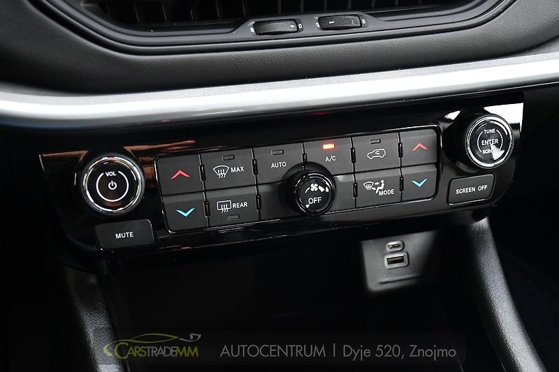Jeep Compass 1.5l GSE T4 48V e-Hybrid - fotka 33 z 50