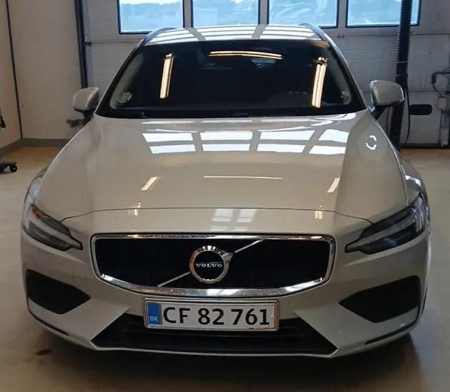 Volvo V60 2,0 D4 AUTOMAT - fotka 1 z 3