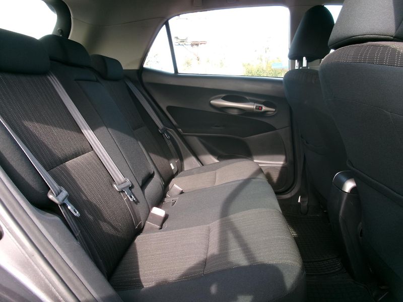 Toyota Auris (2007) 2,0 D-4D 93kW AC TEMP ALU - fotka 15 z 26