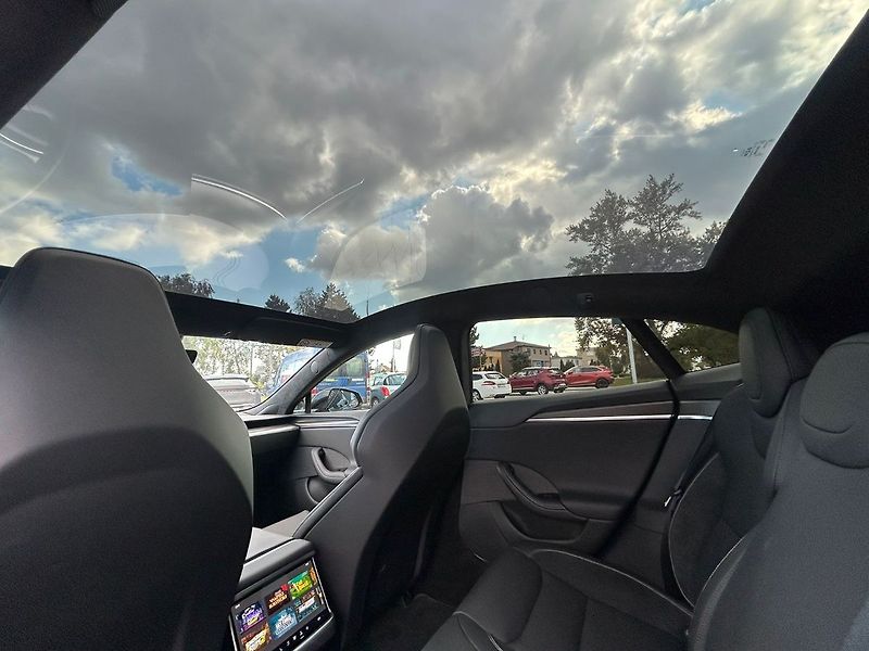 Tesla Model S - fotka 12 z 30