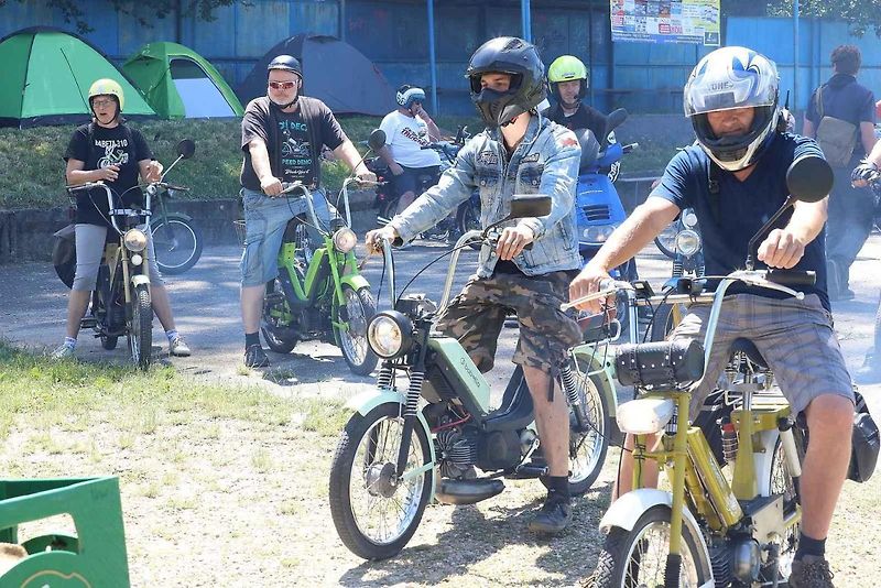 Moped sraz v Brně-Chrlicích