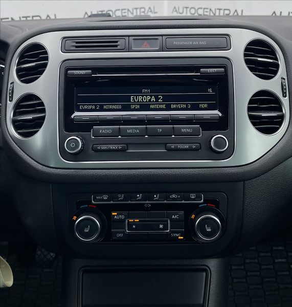 Volkswagen Tiguan 2,0 TDi,103kW,R-line,4x4,serv. - fotka 14 z 22