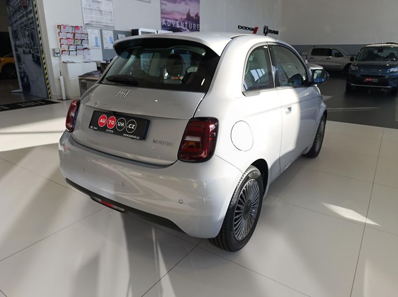 Fiat 500 (2026) 1,0 FireFly BSG  ICON - fotka 7 z 13