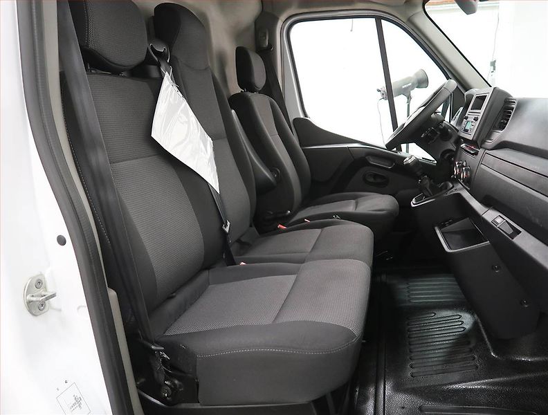 Renault Master (2021) 2.3 dCi 135, L2H2, 1.0t, 1Maj - fotka 9 z 18