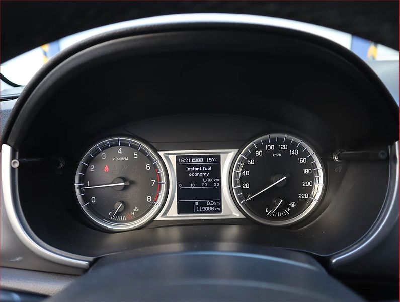 Suzuki Vitara (2016) 1.6 VVT, 4X4, Serv.kniha - fotka 11 z 18