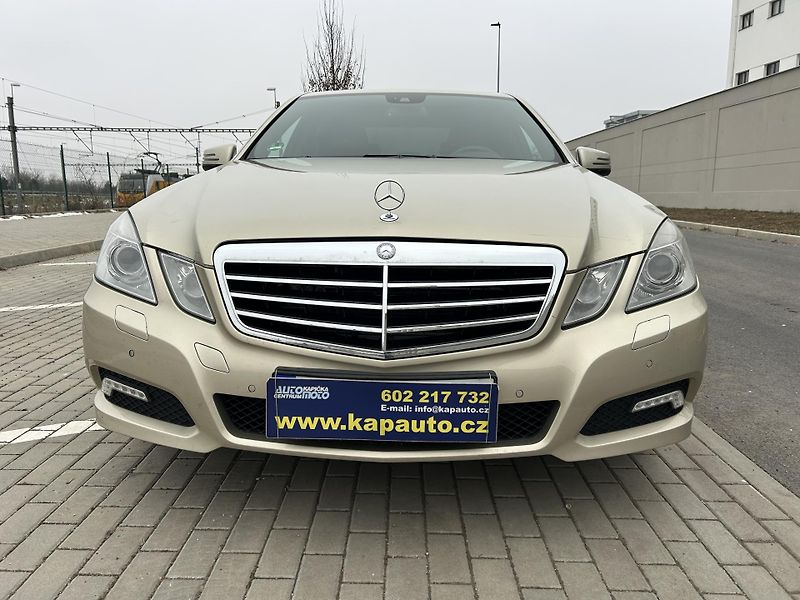 Mercedes-Benz Třídy E E350 CDI BlueEFFICIENCY 4Matic - fotka 2 z 45