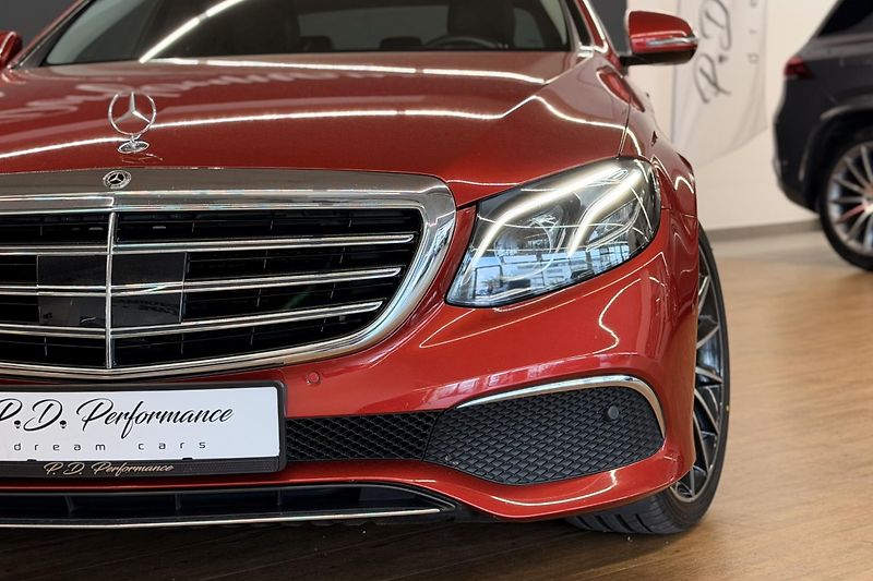 Mercedes-Benz Třídy E (2018) E 200d Exclusive - fotka 6 z 103
