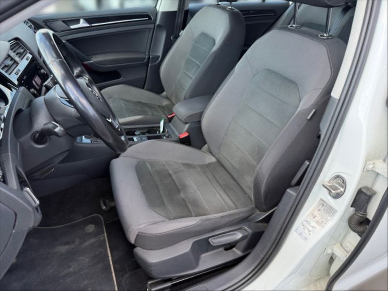 Volkswagen Golf 1,5 TSI EVO 110 Highline - fotka 5 z 10