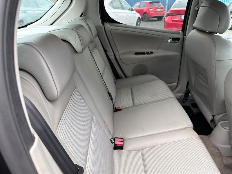 Peugeot 207 1,6 GTi 110 KW - fotka 13 z 19
