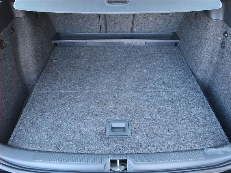 Škoda Octavia (2011) 1.6 TDI, Automat, Serv.kniha - fotka 14 z 17