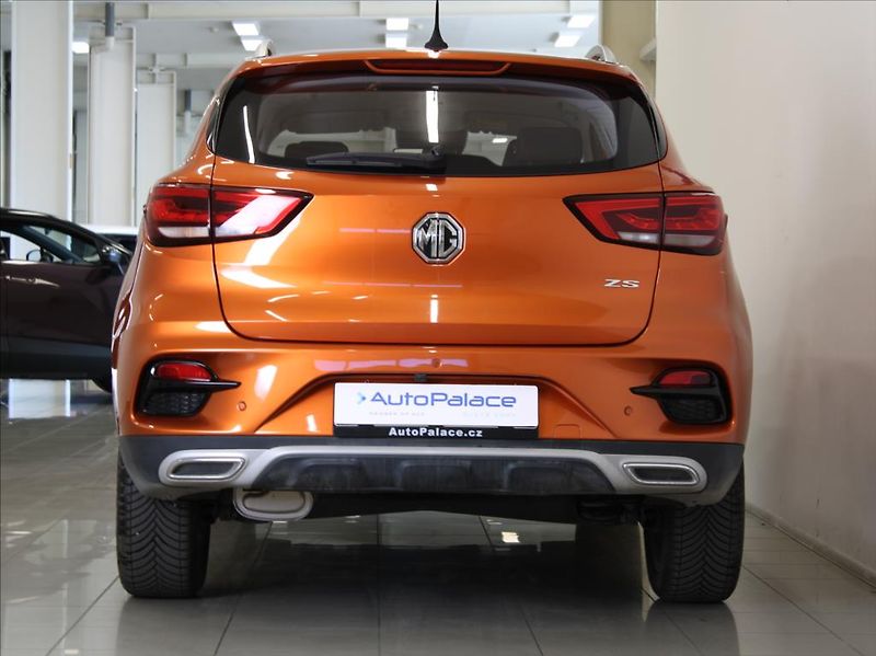 MG ZS 1,5 DVVT 78kW Essential PLUS - fotka 4 z 23