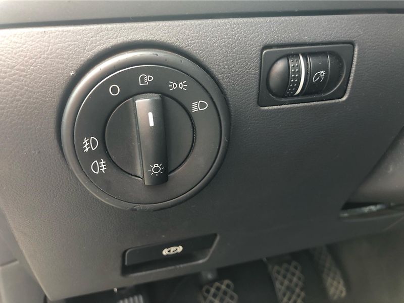 Volkswagen Touareg A 3,0 TDI - fotka 16 z 26