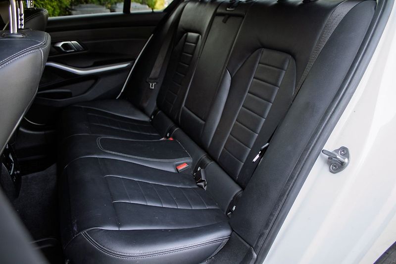 BMW Řada 3 320D XDRIVE - fotka 20 z 21