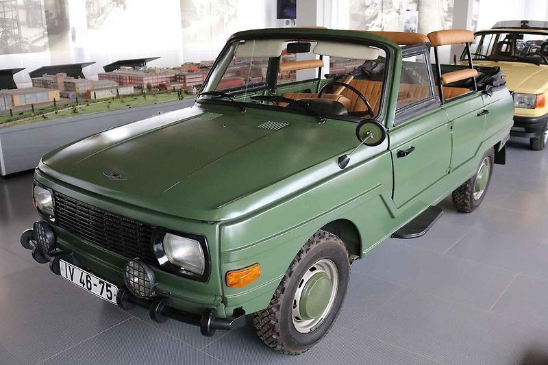 Design Wartburgů 353 byl především účelný