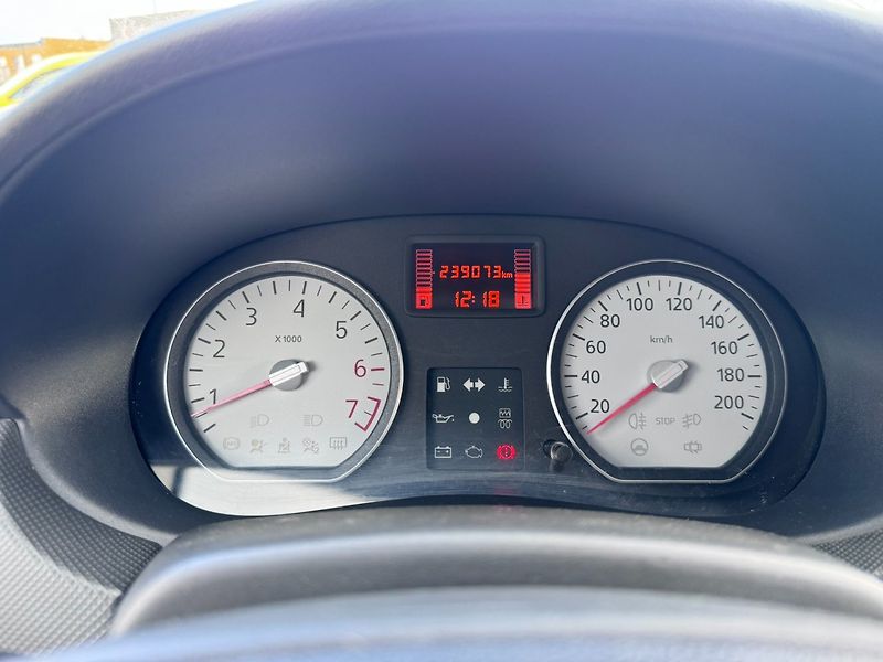 Dacia Sandero (2009) LPG 1,4 55 KW KOLA - fotka 22 z 45