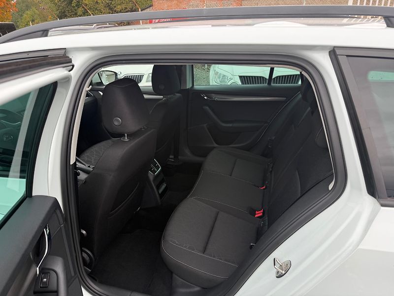 Škoda Octavia 1.5 TSI DSG CLEVER - fotka 9 z 13