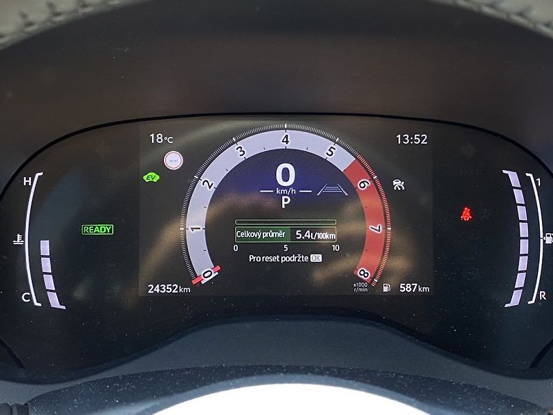 Toyota Yaris Cross 1.5HEV, ČR-1m, Comfort, DPH - fotka 12 z 14