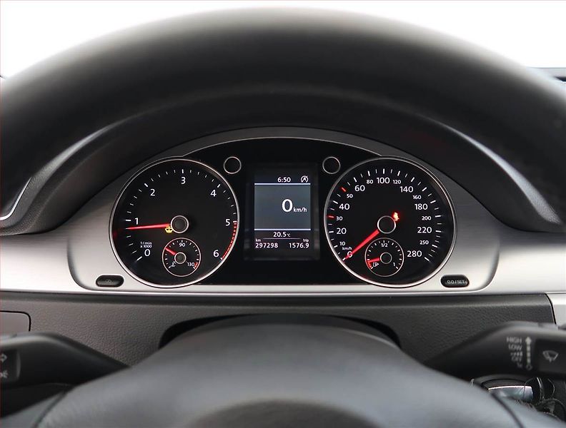 Volkswagen CC (2012) 2.0 TDI, Serv.kniha, Xenony - fotka 11 z 23