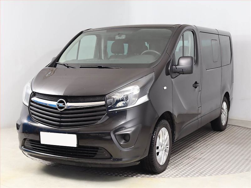 Opel Vivaro (2017) 1.6 BiCDTI, Bus, 9Míst - fotka 2 z 11