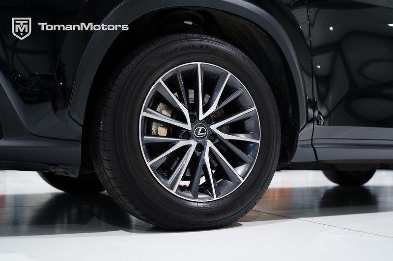 Lexus NX 350h (2023) Hybrid 2.5 E-CVT Comfort Top - fotka 18 z 20