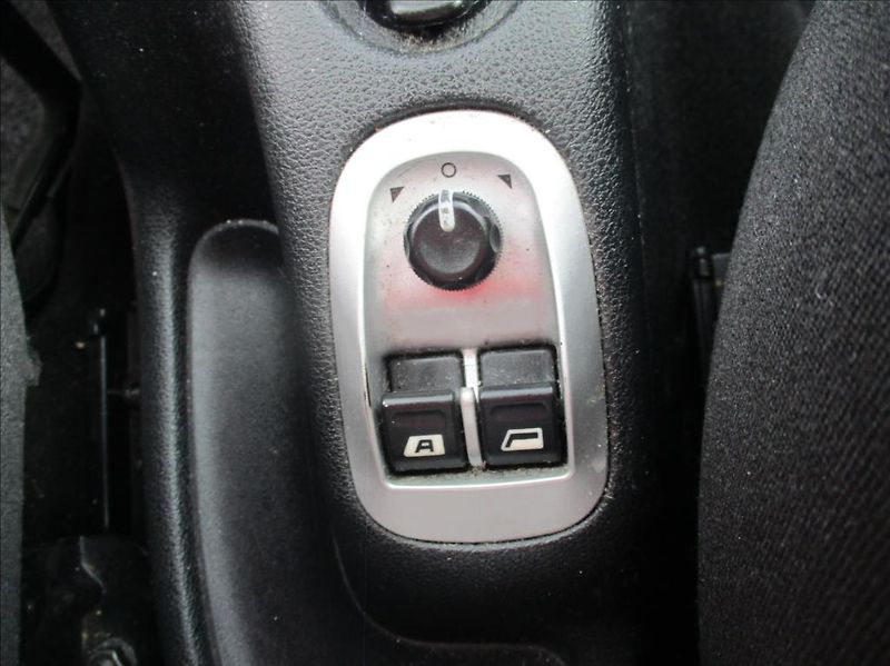Peugeot 206 1,4 i+, klima, serv. kniha, - fotka 16 z 24
