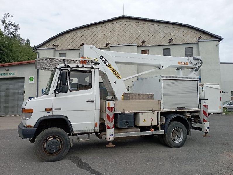 Mercedes-Benz (2009) vario 4x4 plošina - fotka 3 z 20