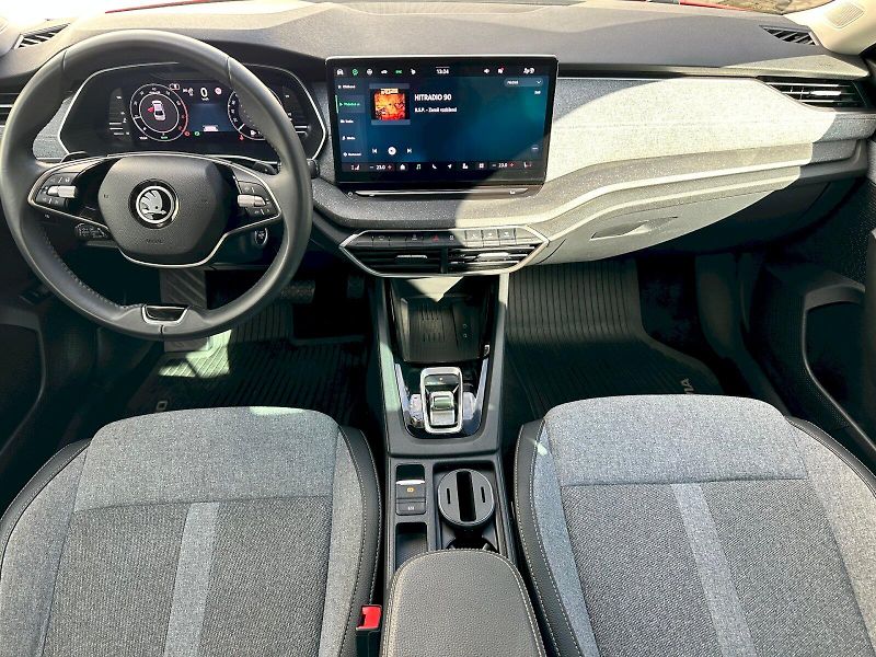Škoda Octavia (2024) 1.5 TSI 110kW MHEV Selection D - fotka 5 z 23