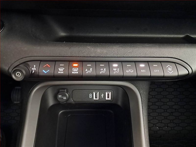 Jeep Avenger (2025) 1.2 Turbo - fotka 13 z 18