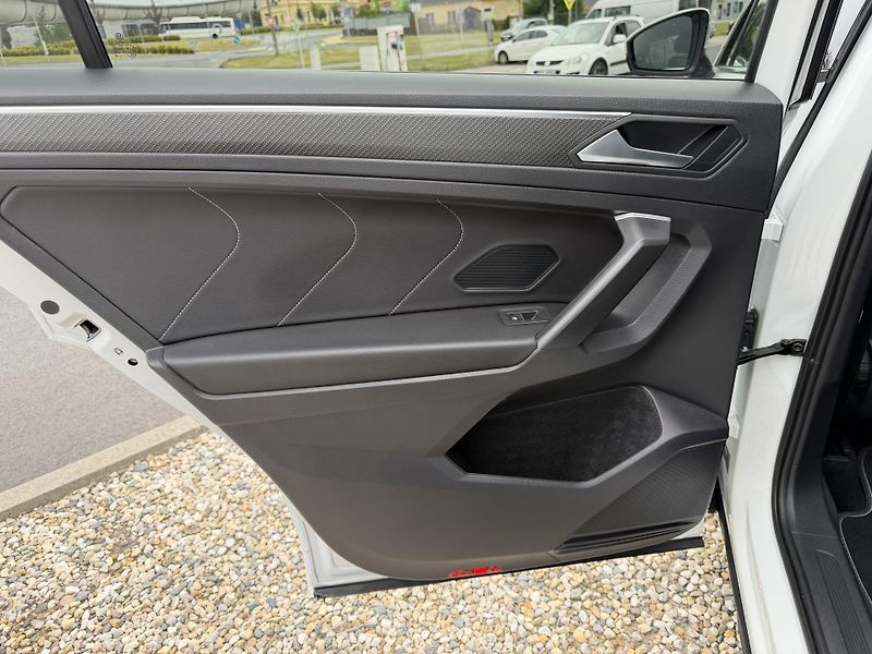Volkswagen Tiguan Allspace R-Line 2,0 TDi/110kW 4x4 DSG  - fotka 62 z 106