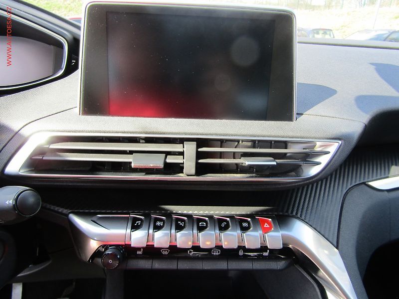 Peugeot 5008 (2019) 1.5 HDi, ČR, Active - fotka 17 z 24
